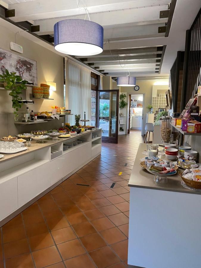 Garni Onda Hotel Torri Del Benaco Eksteriør billede