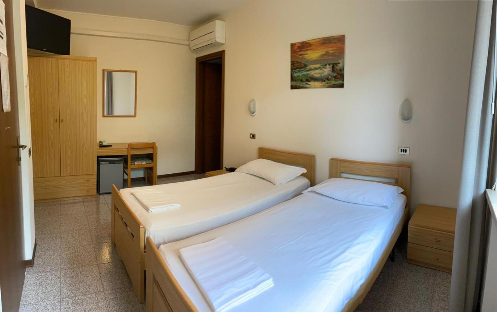 Garni Onda Hotel Torri Del Benaco Værelse billede