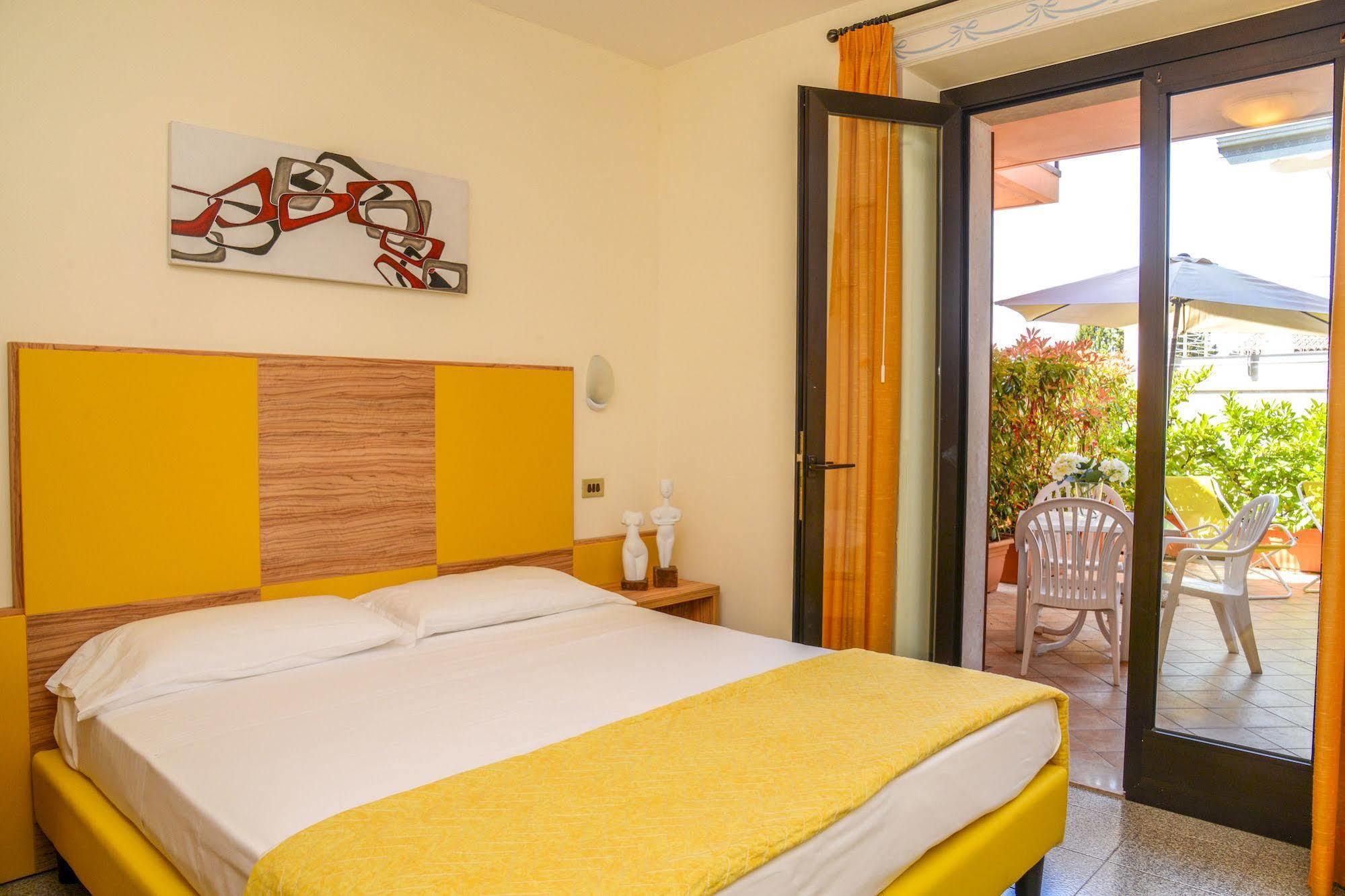 Garni Onda Hotel Torri Del Benaco Eksteriør billede