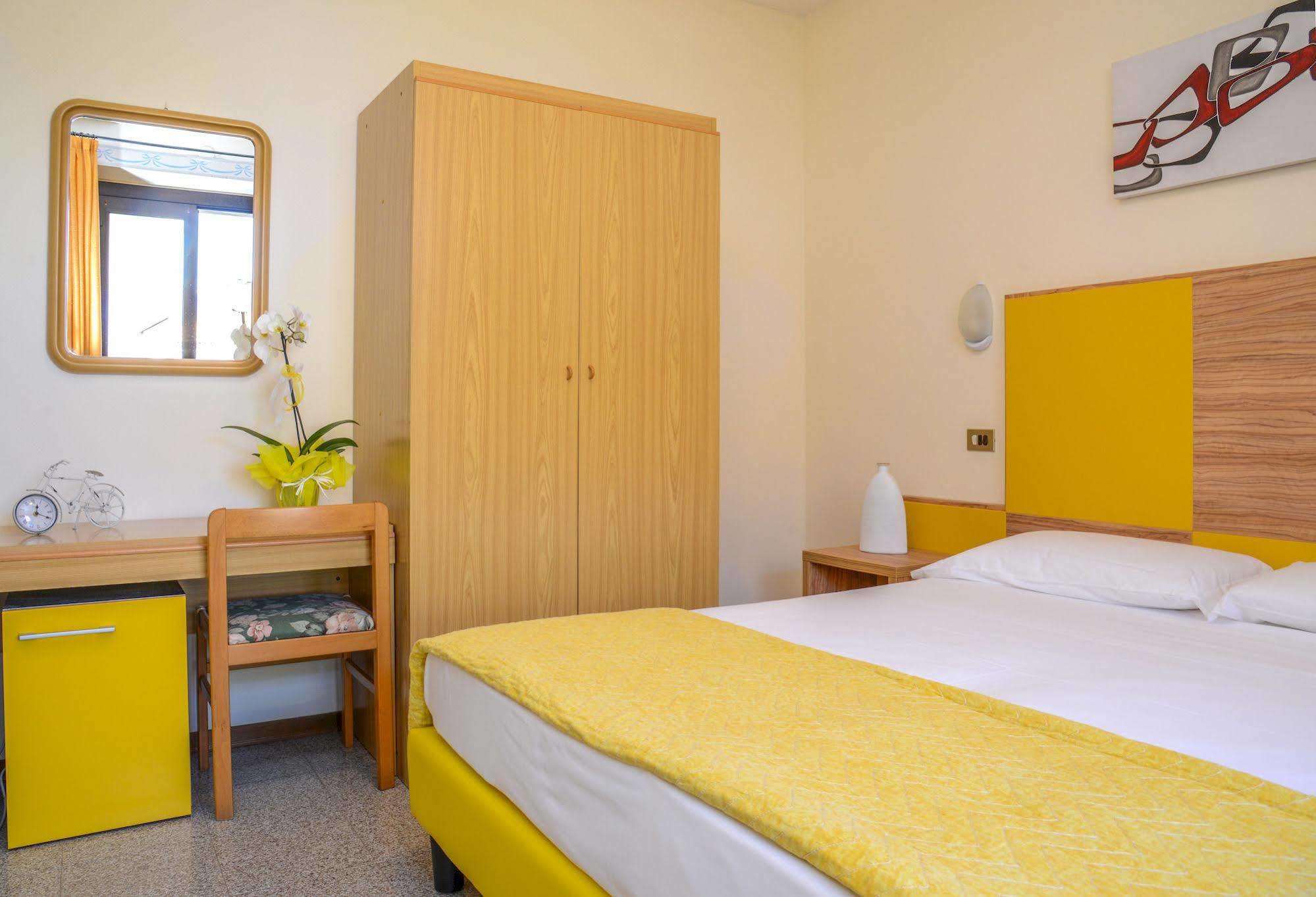 Garni Onda Hotel Torri Del Benaco Eksteriør billede
